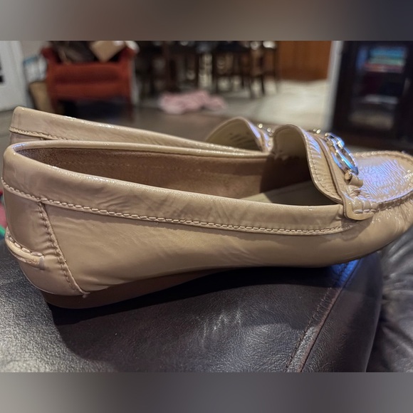 Coach Fortunata Pearlized Cloud Patent Leather Loafers Silver double C hardware - Picture 5 of 6